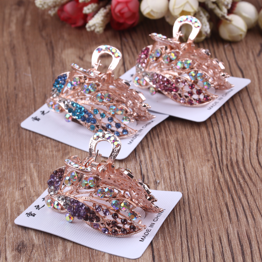 Wholesale of 10-yuan store accessories: Large peacock hair clippers, high-end alloy hair clippers, water diamond hair clippers and headwear Item Picture