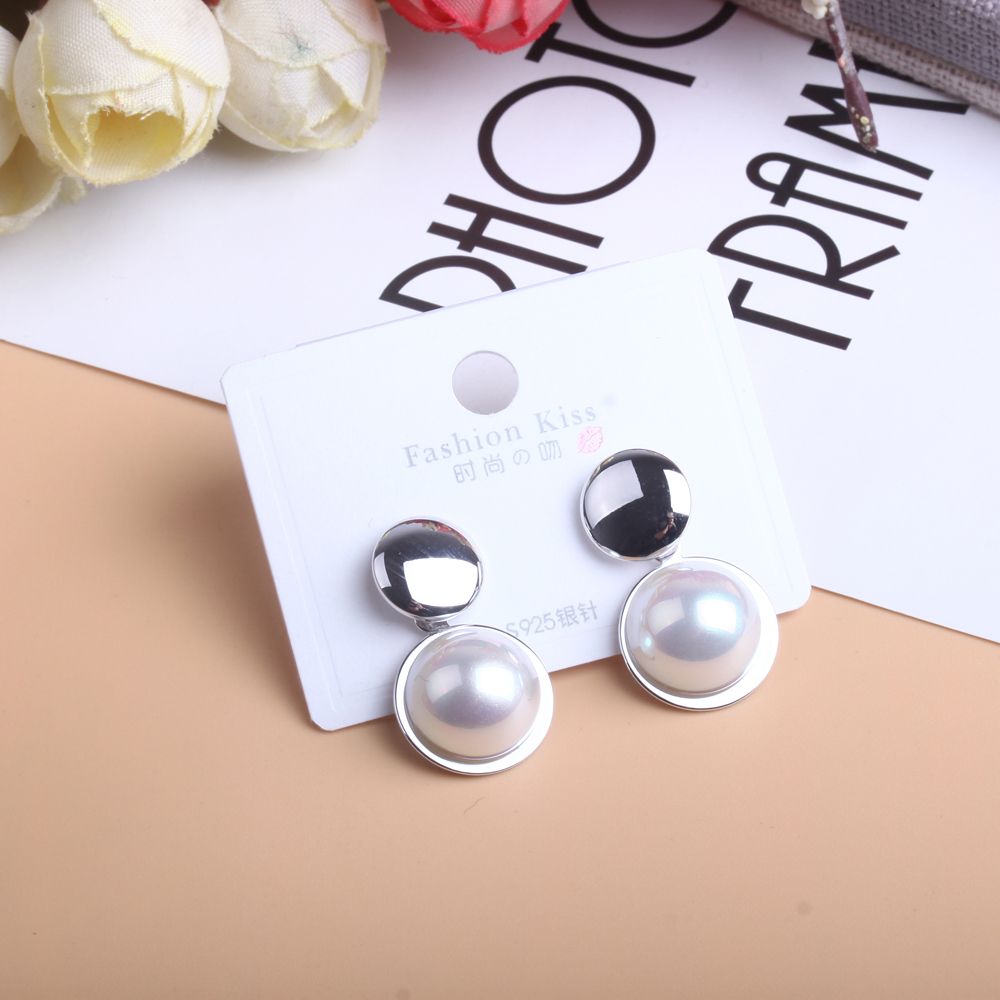 Wholesale of boutique accessories, diamond-encrusted heart-shaped pearl tassel earrings, trendy earrings, personalized s925 silver needle earrings for women details Picture