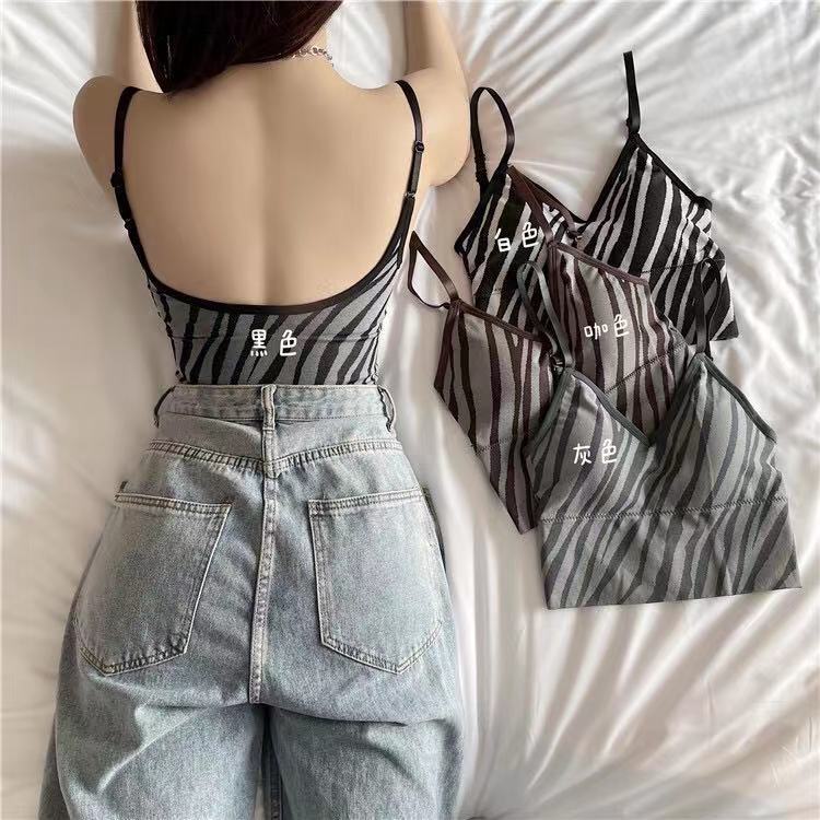 The 2021 new seamless zebra print halter top is a U-shaped beauty that wraps around the chest and is sexy and versatile. It can be worn as a base layer for women details Picture