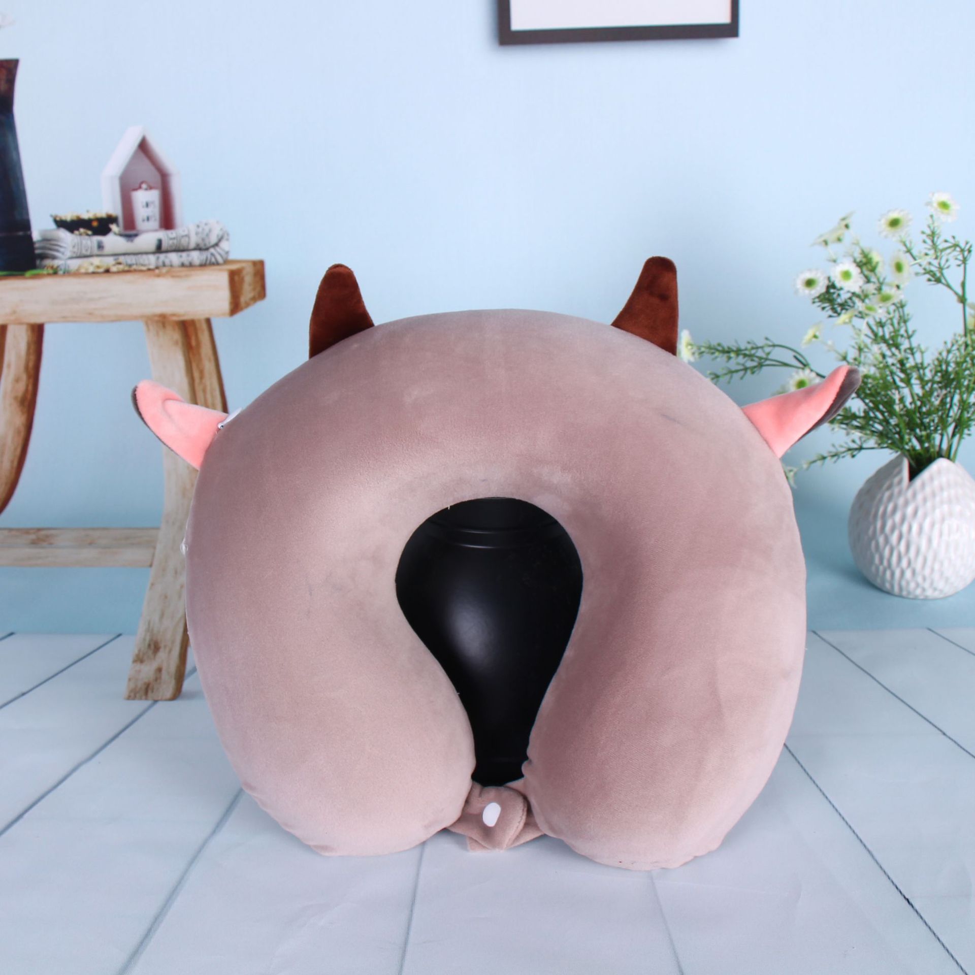 Customized logo memory foam core U-shaped neck pillow, cartoon cute little calf pillow, plush toy Application Scenario