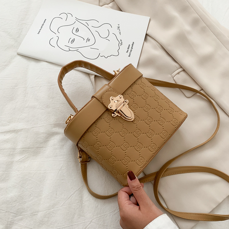 2021新款潮时尚百搭ins斜挎包女士小包包网红流行手提包单肩包