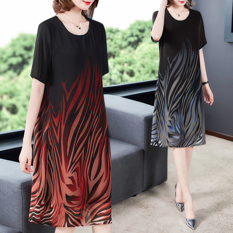 The 2021 new summer dress for middle-aged and elderly mothers is stylish and elegant. The dress for noble ladies is refreshing and trendy