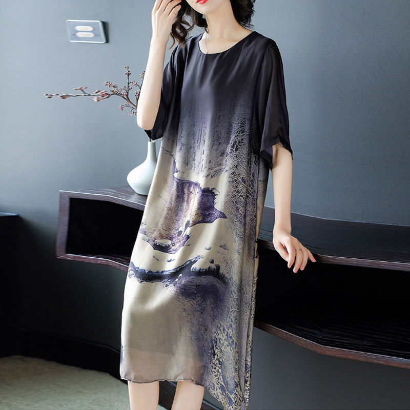 The new summer dress for middle-aged and elderly mothers in 2021 is a long, loose, large-sized, slimming and trendy ice dress Specification image