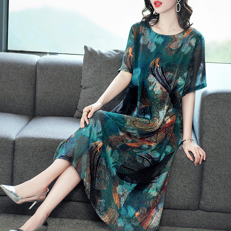 "Rich Lady Ice Silk Dress Series 2021 Summer New plus-size mom dress that covers the waist and waist for middle-aged and elderly people.