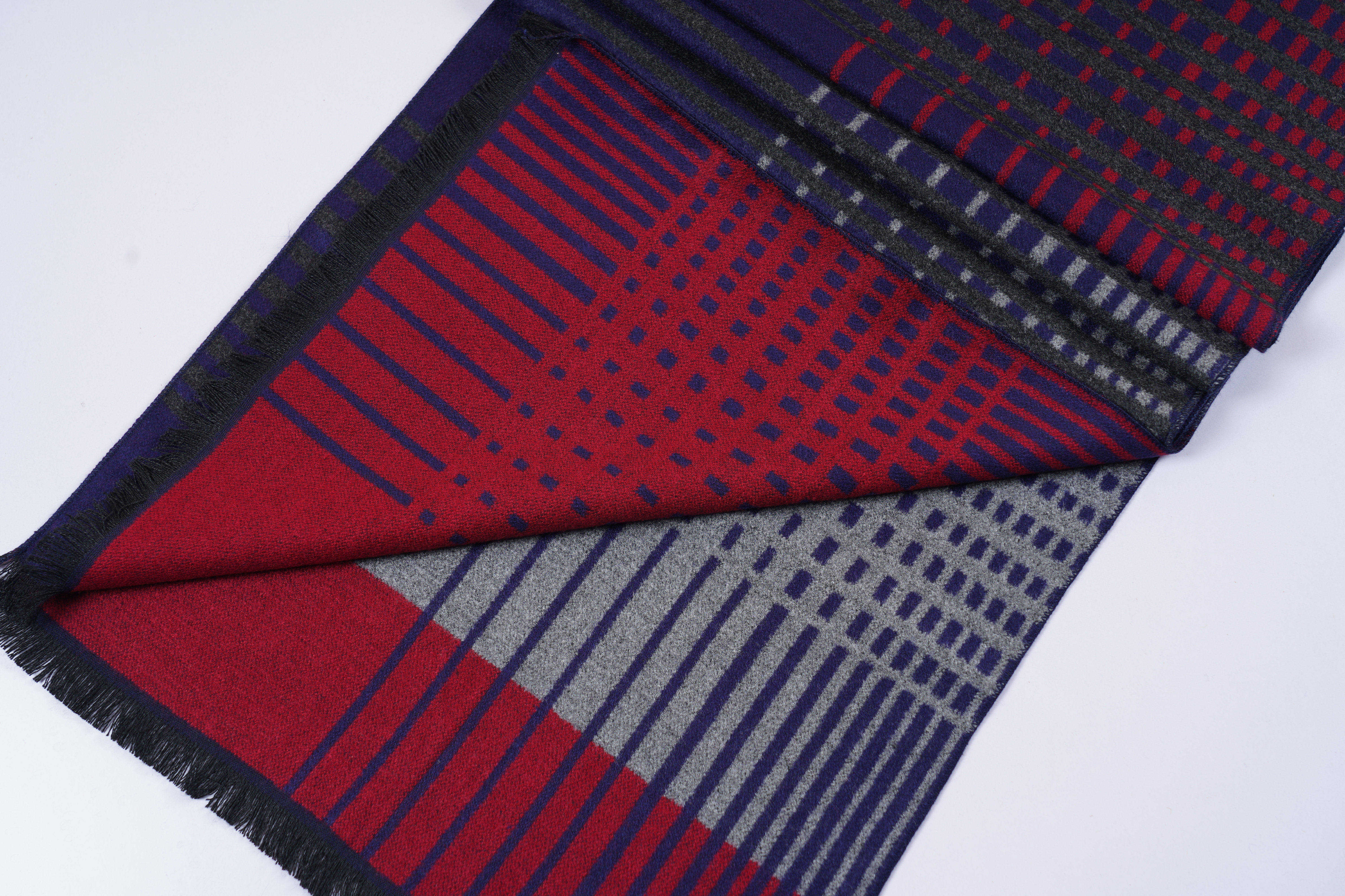 30X180 scarf, fashionable and stylish new winter scarf, new men's scarf, wool blend jacquard check scarf, men's winter warm thickened check scarf wholesale Item Picture