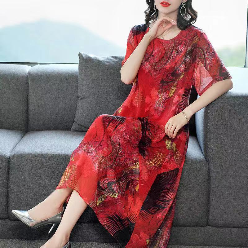 "Rich Lady Ice Silk Dress Series 2021 Summer New plus-size mom dress that covers the waist and waist for middle-aged and elderly people. details Picture