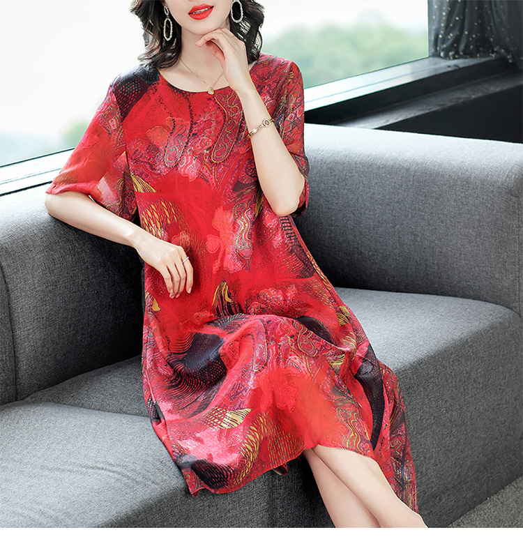 "Rich Lady Ice Silk Dress Series 2021 Summer New plus-size mom dress that covers the waist and waist for middle-aged and elderly people. Application Scenario