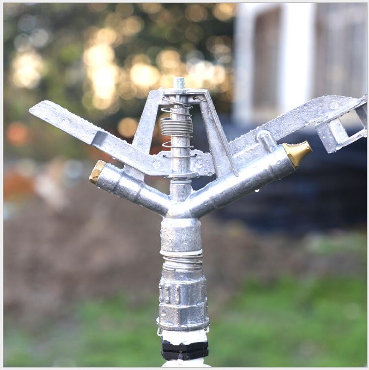 1-inch zinc alloy swing arm sprinkler head with automatic rotation full circle water-saving irrigation for fruit and tea garden fields Application Scenario