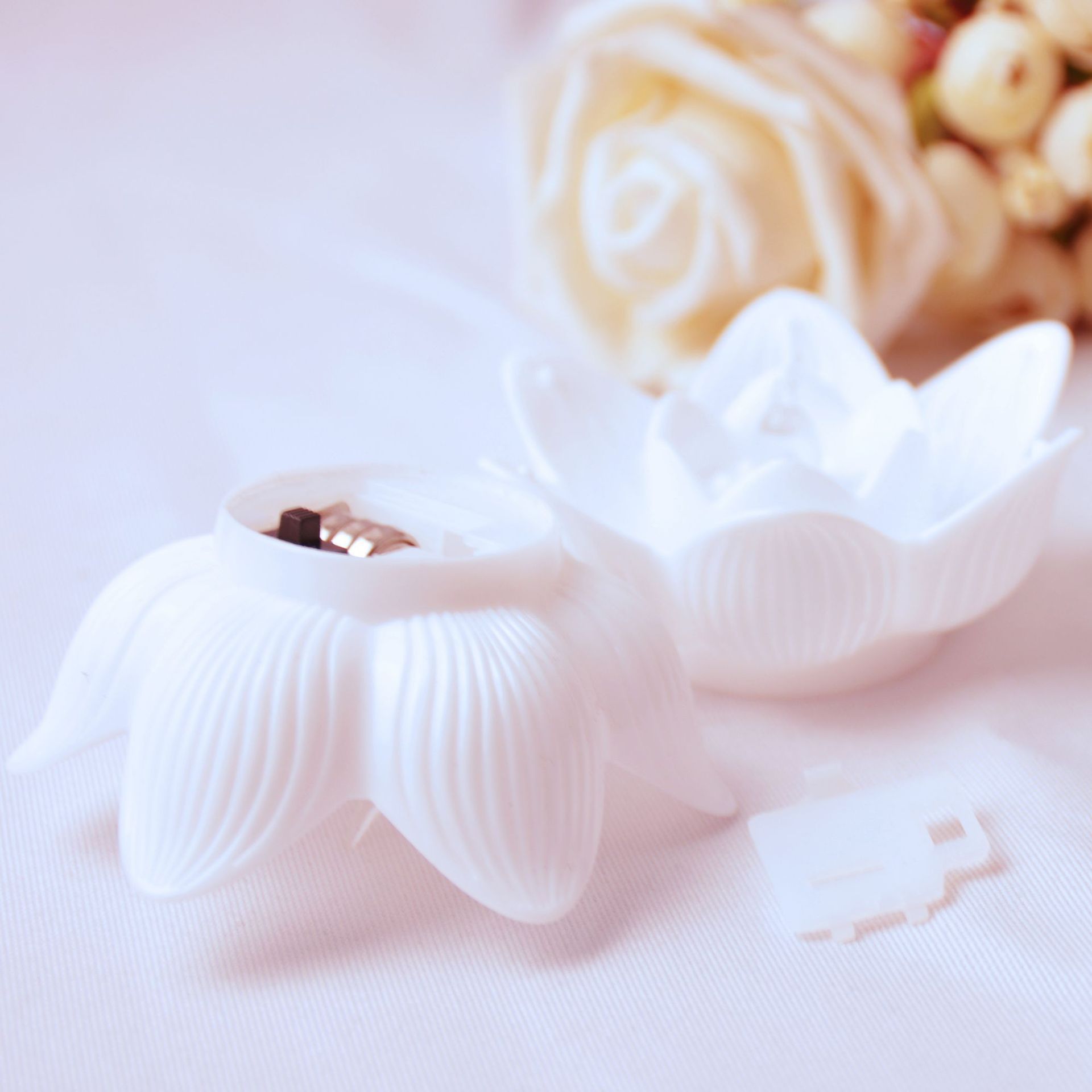 Factory direct supply of led electronic candles, blessing lotus lamps, Buddhist supplies, creative Buddha offering lamps, wholesale of small tea wax Specification image