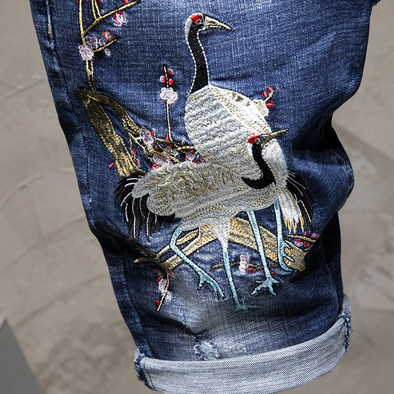 Men's embroidered printed ripped denim shorts, men's trendy brand loose five-inch mid-length pants, horse pants, casual summer thin style Application Scenario