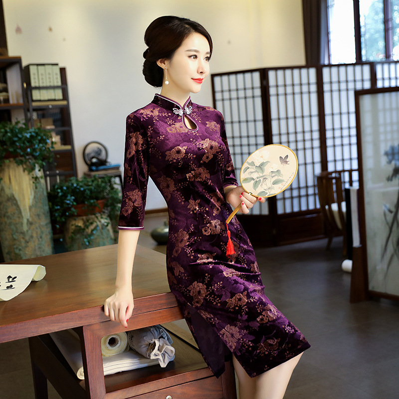 202 Autumn and winter new mid-sleeve stand-up collar long cheongsam dress retro Chinese velvet improved mother cheongsam dress