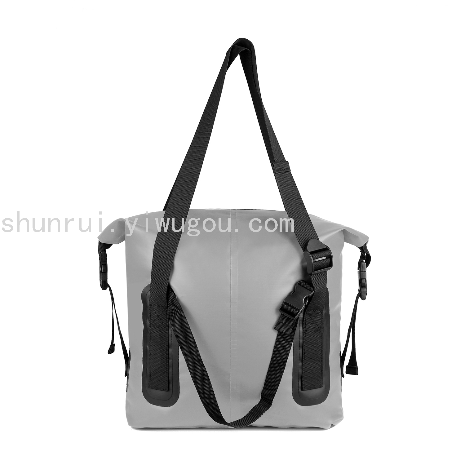 New 16L outdoor travel and sports clothing storage bag, waterproof handbag Application Scenario