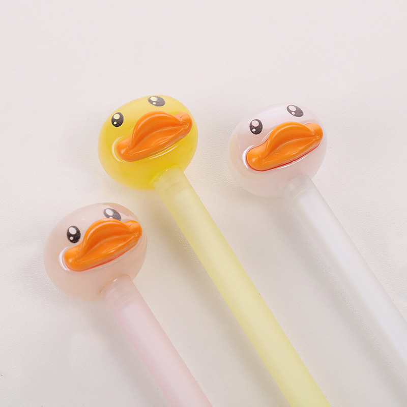 Creative new cartoon acrylic cute little yellow duck gel pen carbon black cute water-based pen student batch Application Scenario