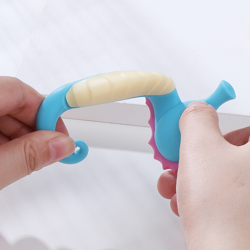 Cartoon seahorse-shaped baby teething wheel, children's silicone teething ring, colorful and beautiful silicone teething ring Item Picture