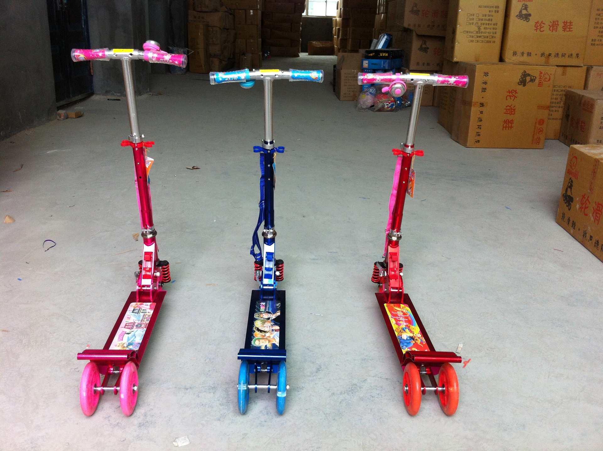 Factory direct sales of 125# Light-emitting large wheels all-aluminum three-wheeled scooters, high-quality luxury scooters full figure