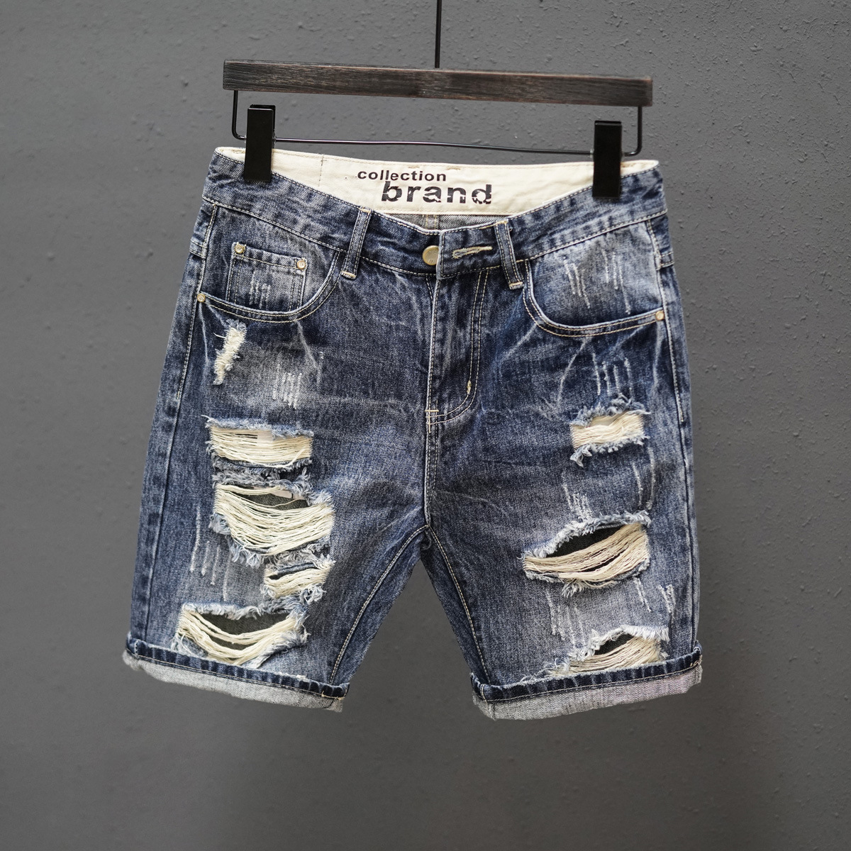 Chen Bangjia's summer retro washed and ripped small straight denim shorts for men, a slim-fit youth capri pants trend