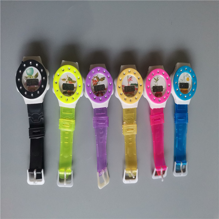 New children's cartoon round plastic electronic watches in the store, wechat business traffic diversion, transparent watches, factory direct sales Application Scenario