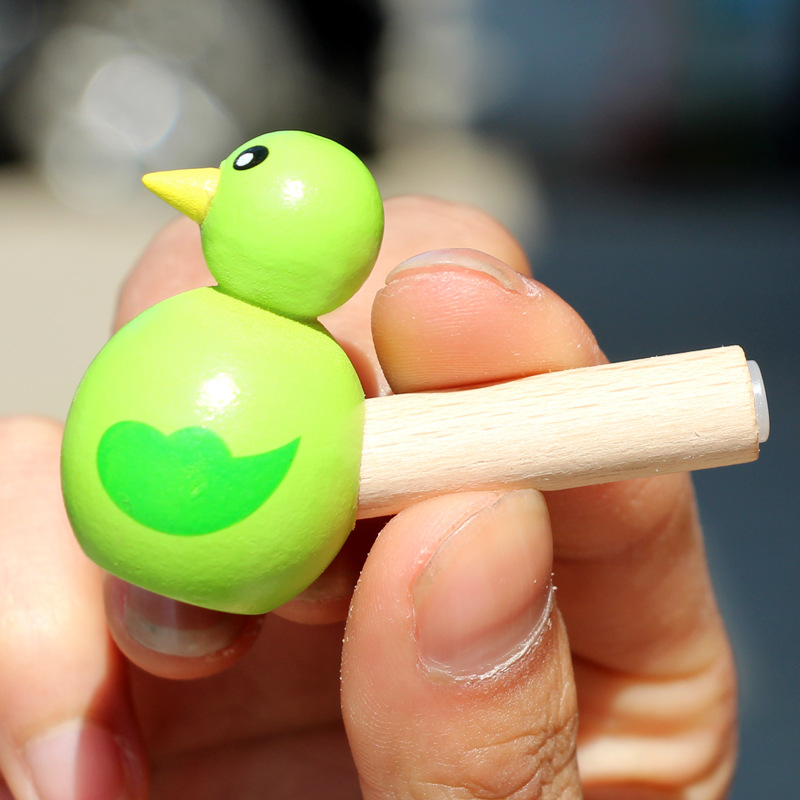 Street stall night market supplies wooden cartoon bird whistle toys for boys and girls aged 3 to 7, cross-border Musical Instruments Application Scenario