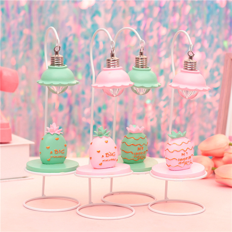 The manufacturer supplies novel and unique decorative items, fresh pineapple night lights, bedside lamps, and room atmosphere decoration craft lamps Application Scenario