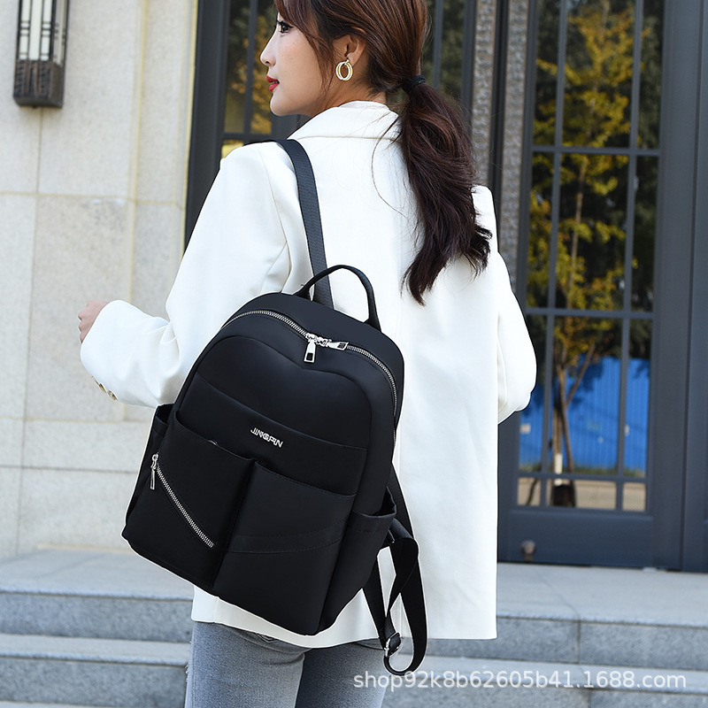 The 2020 new winter Oxford fabric trendy and versatile backpack for girls, featuring a fashionable campus style for junior and senior high school girls details Picture