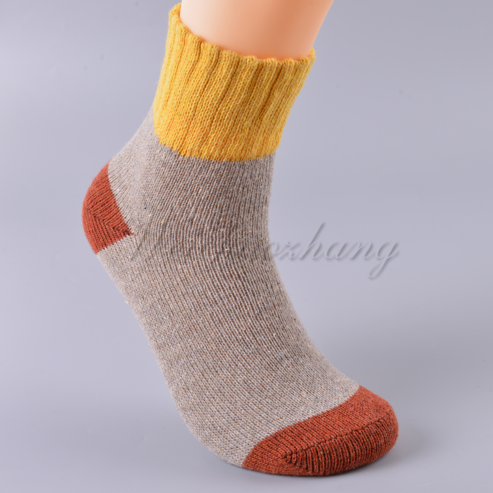 Wide-mouthed mixed-color women's striped rabbit wool mid-calf socks for warmth in cold winter, thickened striped loop warm socks Item Picture