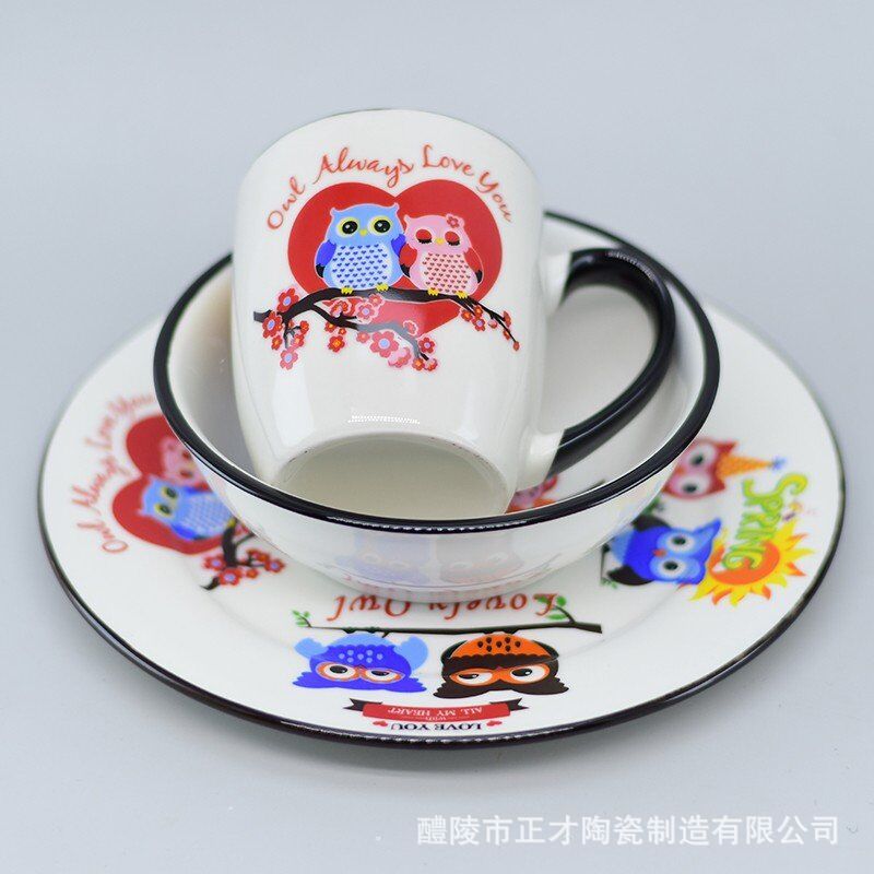 A set of three-piece ceramic cups, bowls and flat plates from the manufacturer, featuring cute cartoon animal tableware Application Scenario