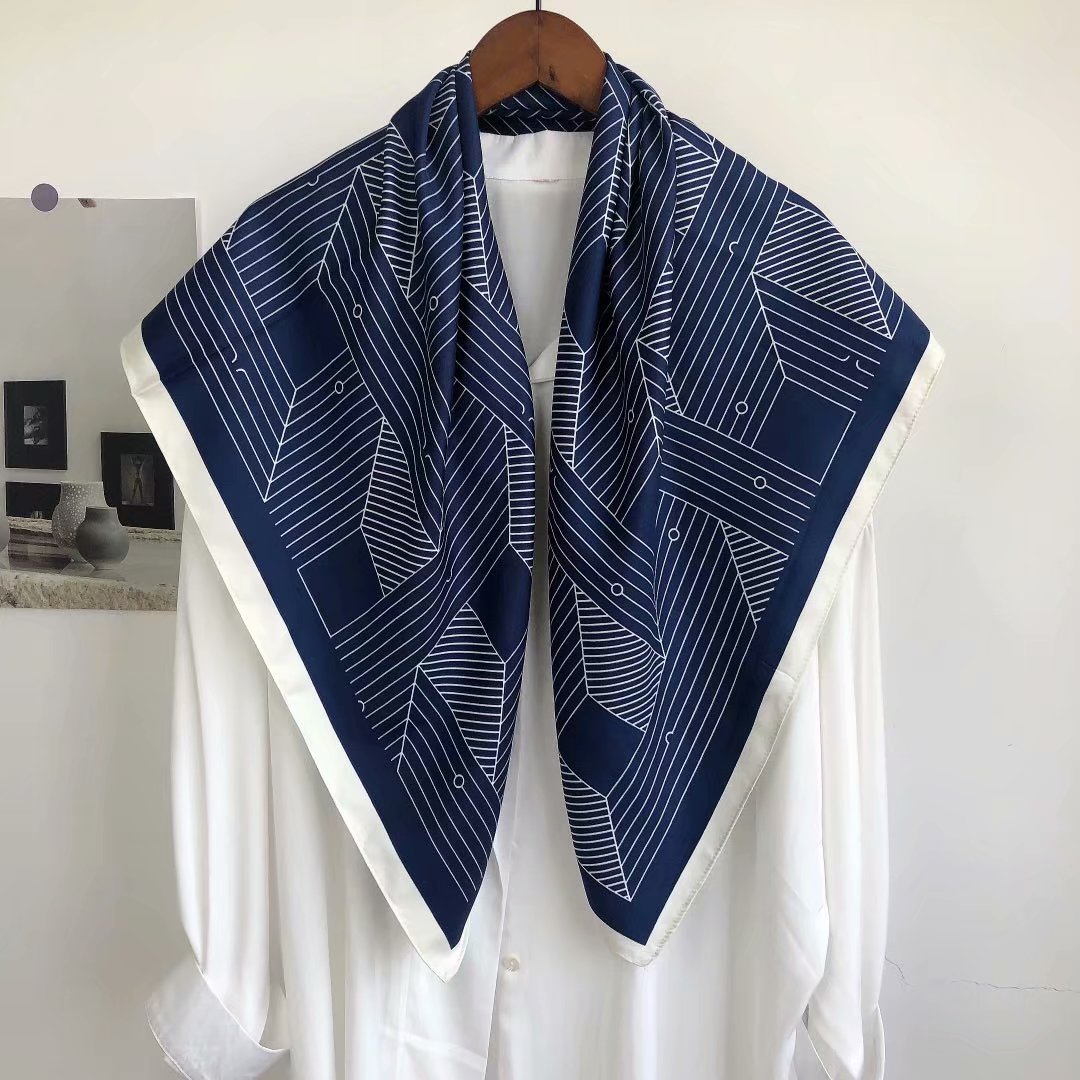 Twill silk 90*90 square scarf, silk hand feel, silk scarf, air conditioner shawl, simple stripes Application Scenario