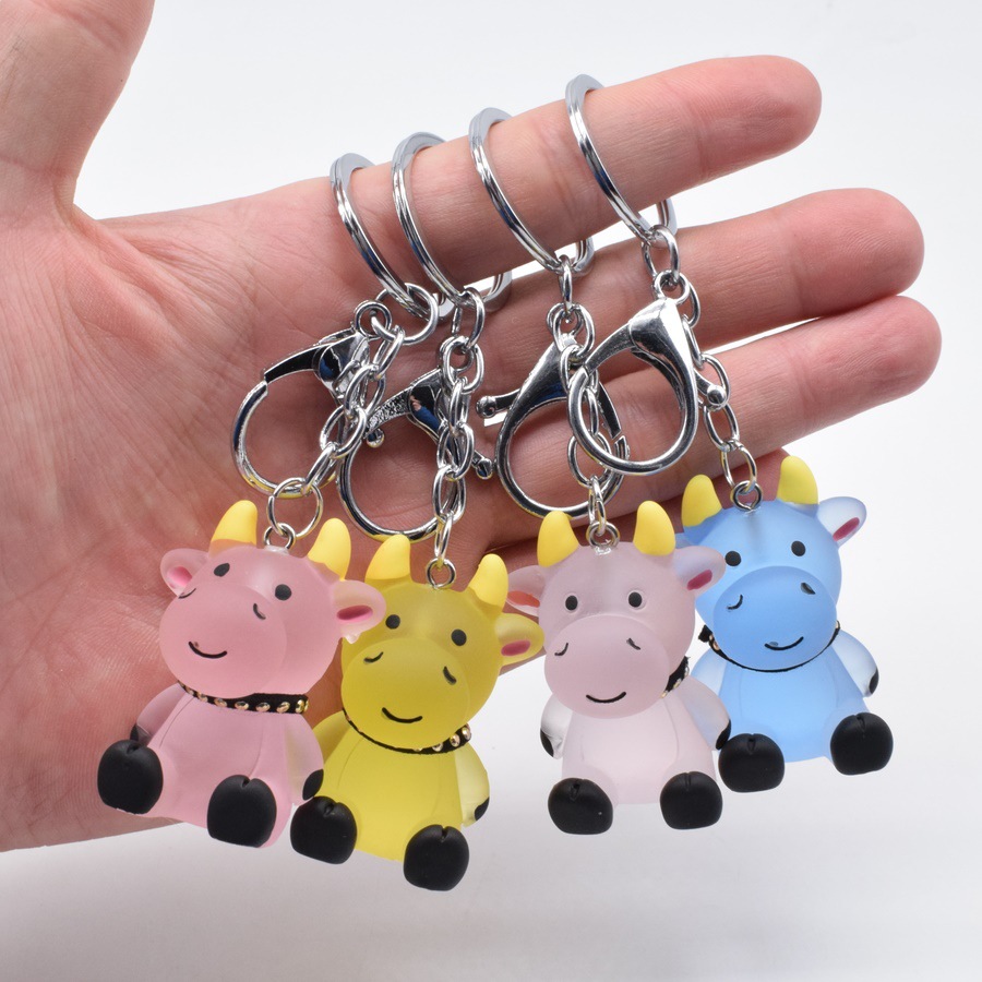 Cartoon crystal calf keychain pendant, cute new zodiac ox car key pendant, creative bag accessory full figure
