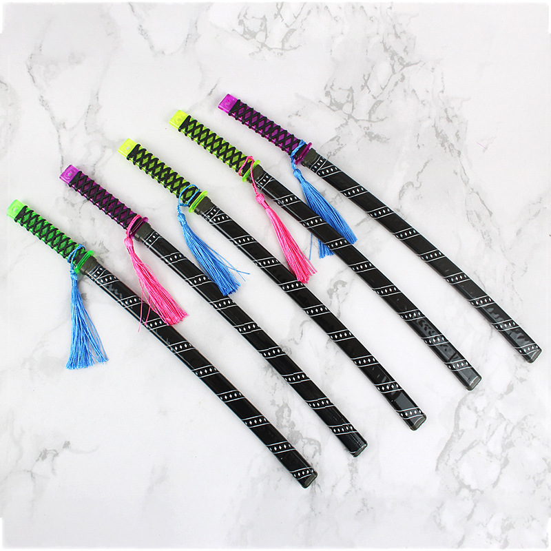 Factory direct sales of simulation weapons, colored plastic knives, stage props, knives, small store wholesale, street stall toys details Picture