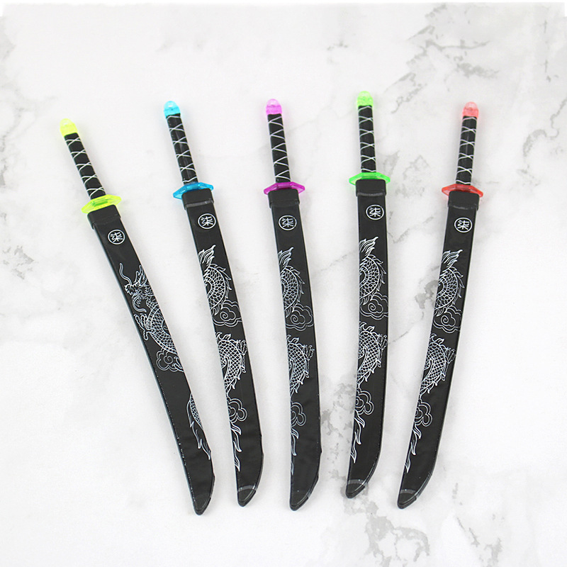 Factory direct sales of simulation weapons, colored plastic knives, stage props, knives, small store wholesale, street stall toys full figure