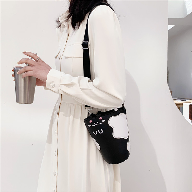 PU Cute bucket small bag for girls 2021 New style Japanese cartoon single-shoulder Instagram influencer girl crossbody straw bag Specification image