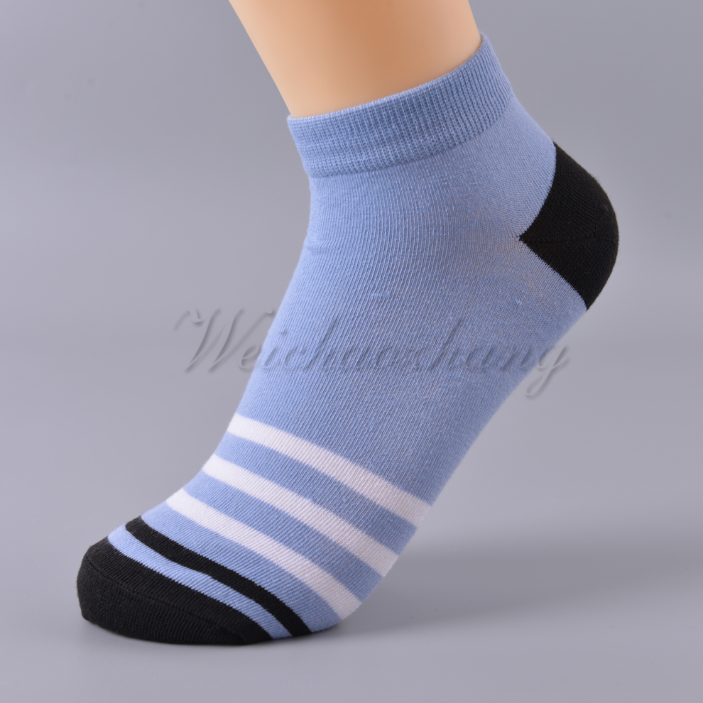 Polyester-cotton material men's summer thin shallow-mouthed boat socks, low-top, personalized sports short socks, versatile and trendy, available in multiple colors Item Picture