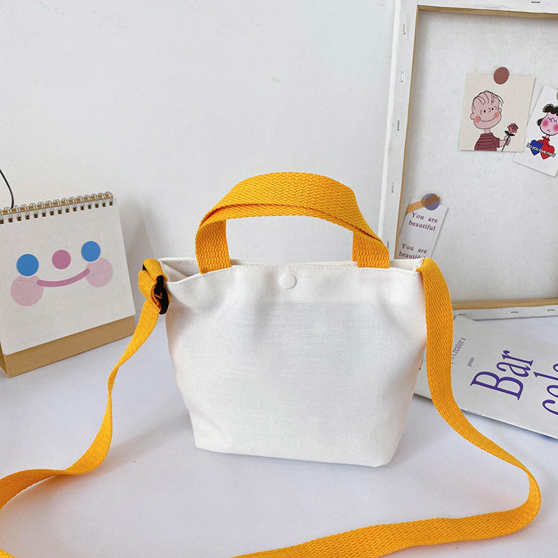 儿童休闲双肩包实物图