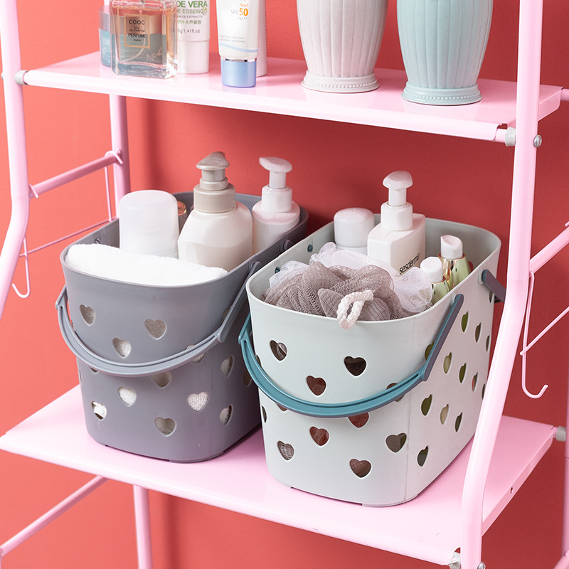 Nordic-style plastic hand-held bath basket, bathroom washing and storage basket, heart-shaped hollowed-out bath basket, storage basket Application Scenario