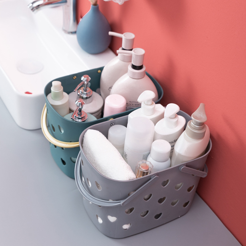 Nordic-style plastic hand-held bath basket, bathroom washing and storage basket, heart-shaped hollowed-out bath basket, storage basket details Picture