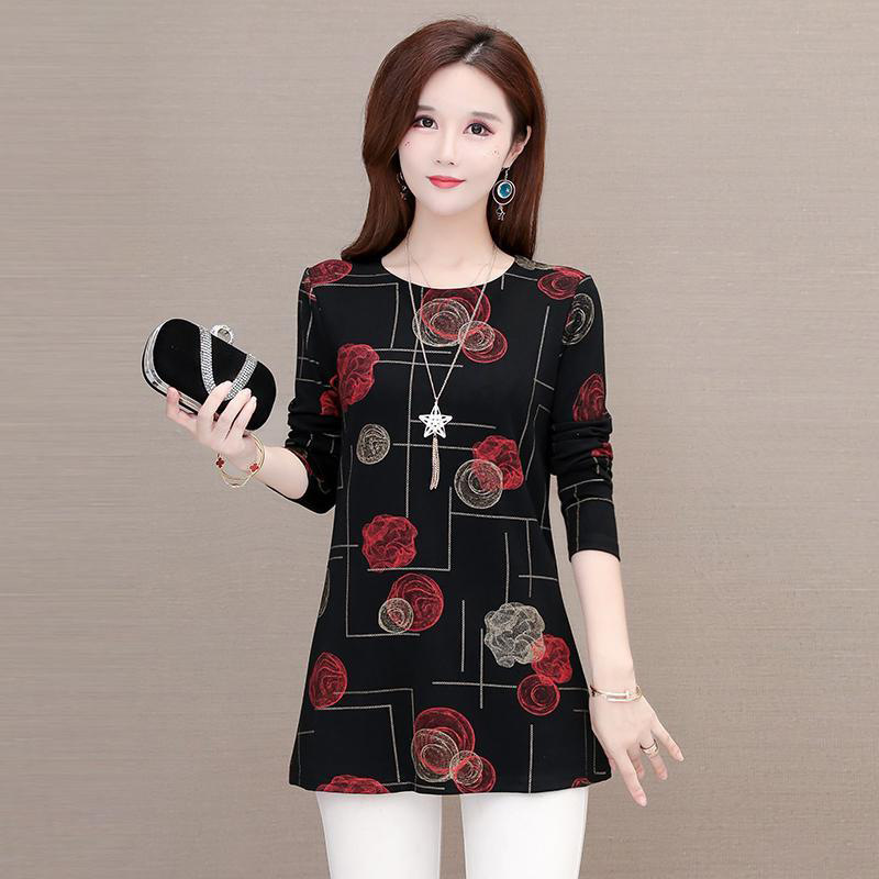 2021 Autumn fashion knitted printed large-sized T-shirt for foreign trade, loose and slimming, long-sleeved mom's base layer top Application Scenario