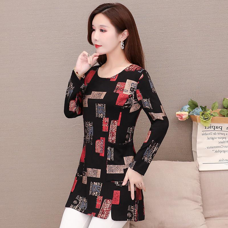 Printed base layer, mid-length women's 2021 autumn collection, slimming and fashionable, large-sized loose, belt-covering letter long-sleeved top Specification image