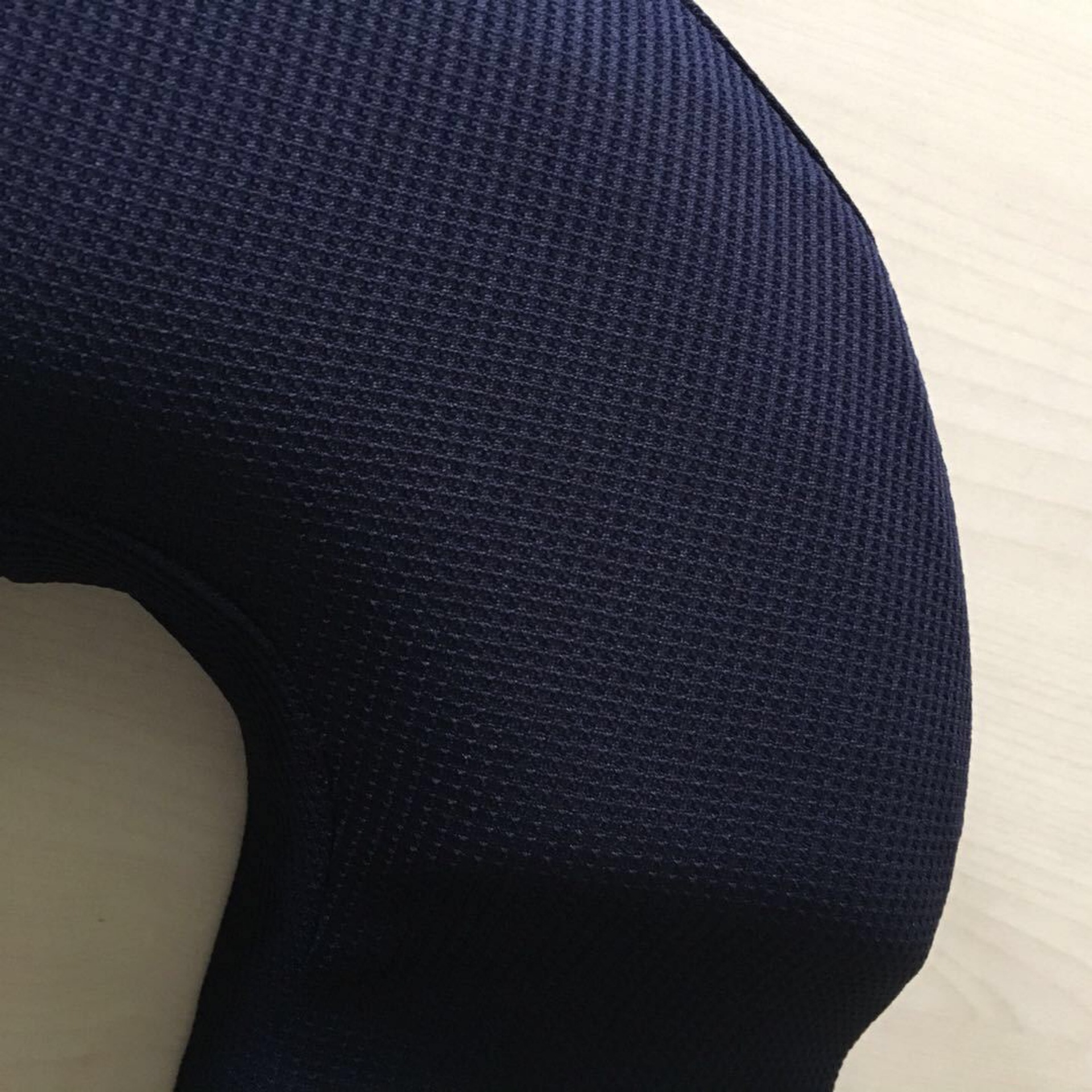 2U Men's and women's memory foam hollowed-out coccyx, O-shaped hemorrhoid cushion, hollow breathable fiber cushion, tail cushion Specification image
