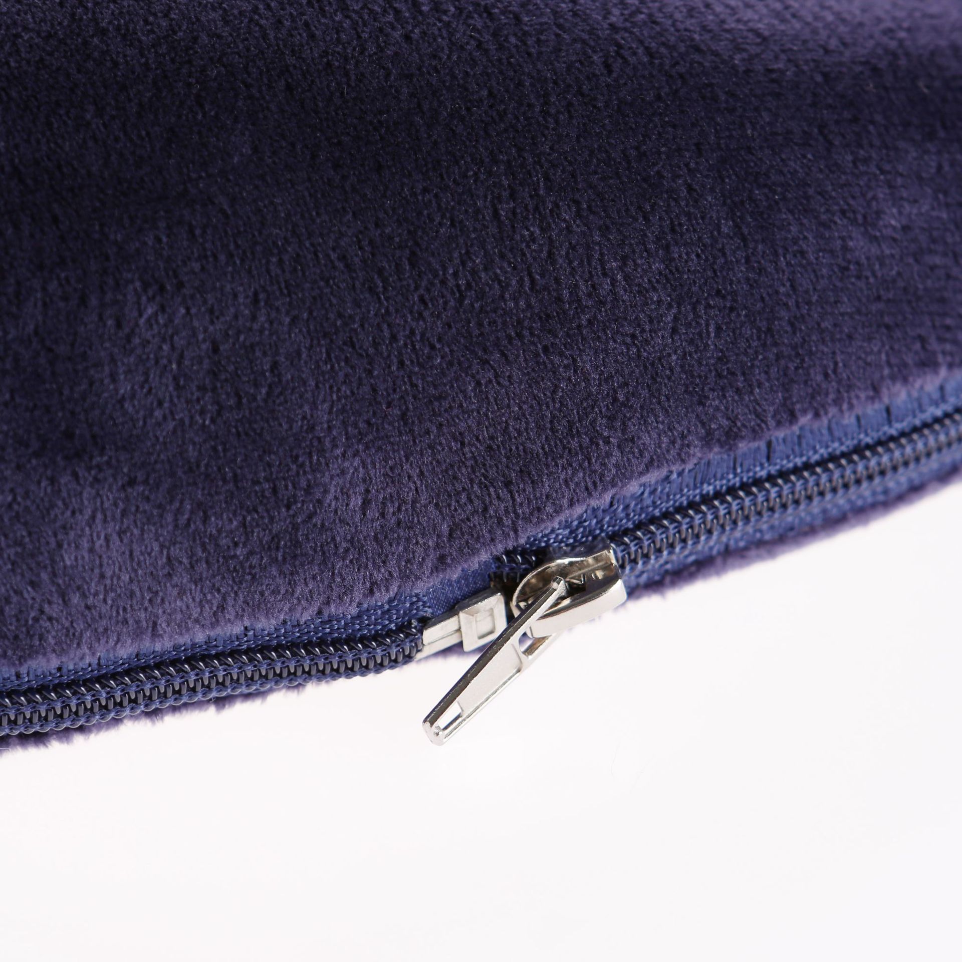 3U hemorrhoid cushion Office thickened cushion, hollow and breathable, comfortable cushion for pregnant women's buttocks Application Scenario
