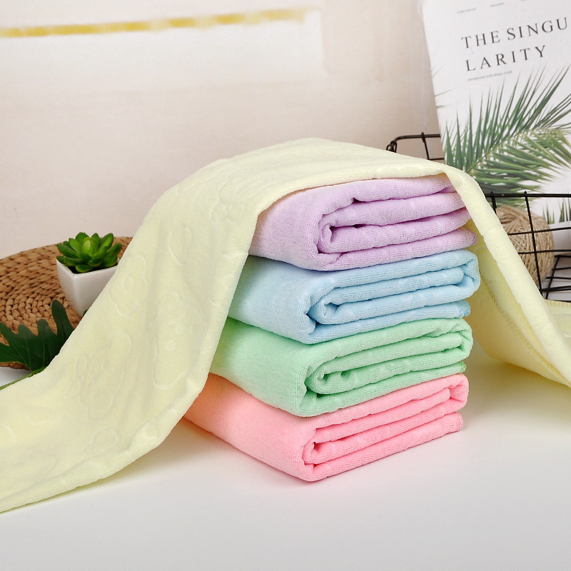 Factory direct sales of super value microfiber bear embossed towels, super soft absorbent towels, two-yuan street stall supply Specification image