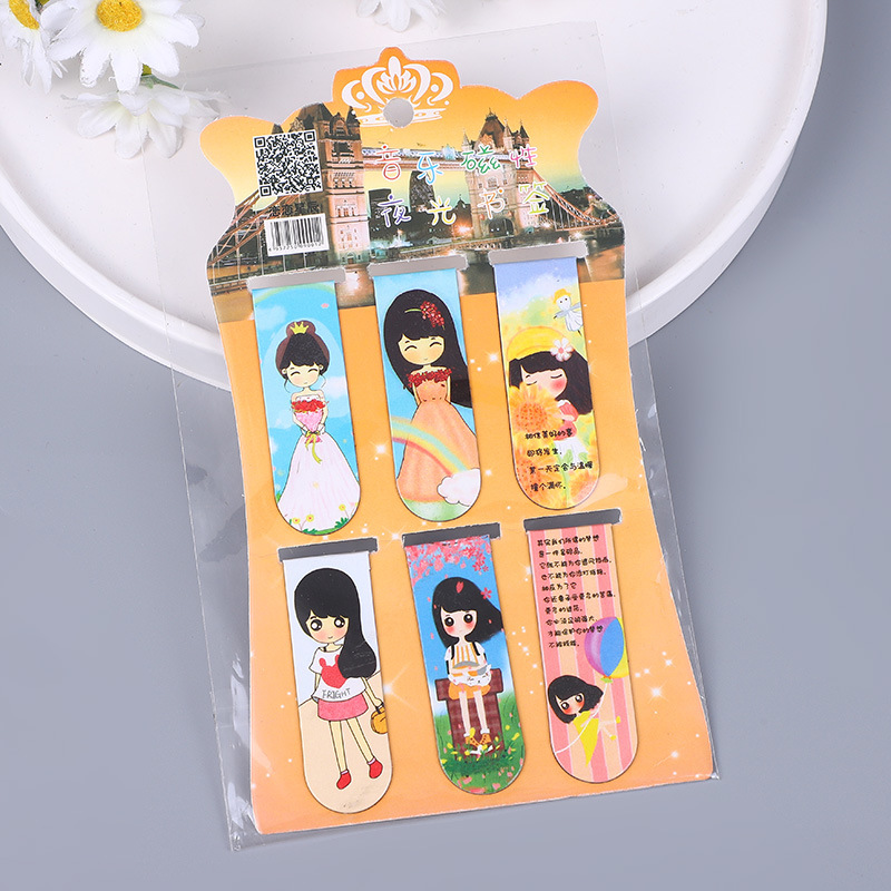 Factory wholesale of 6 sets of magnetic bookmarks, cartoon bookmarks, mini book holders and student stationery for 2 yuan details Picture