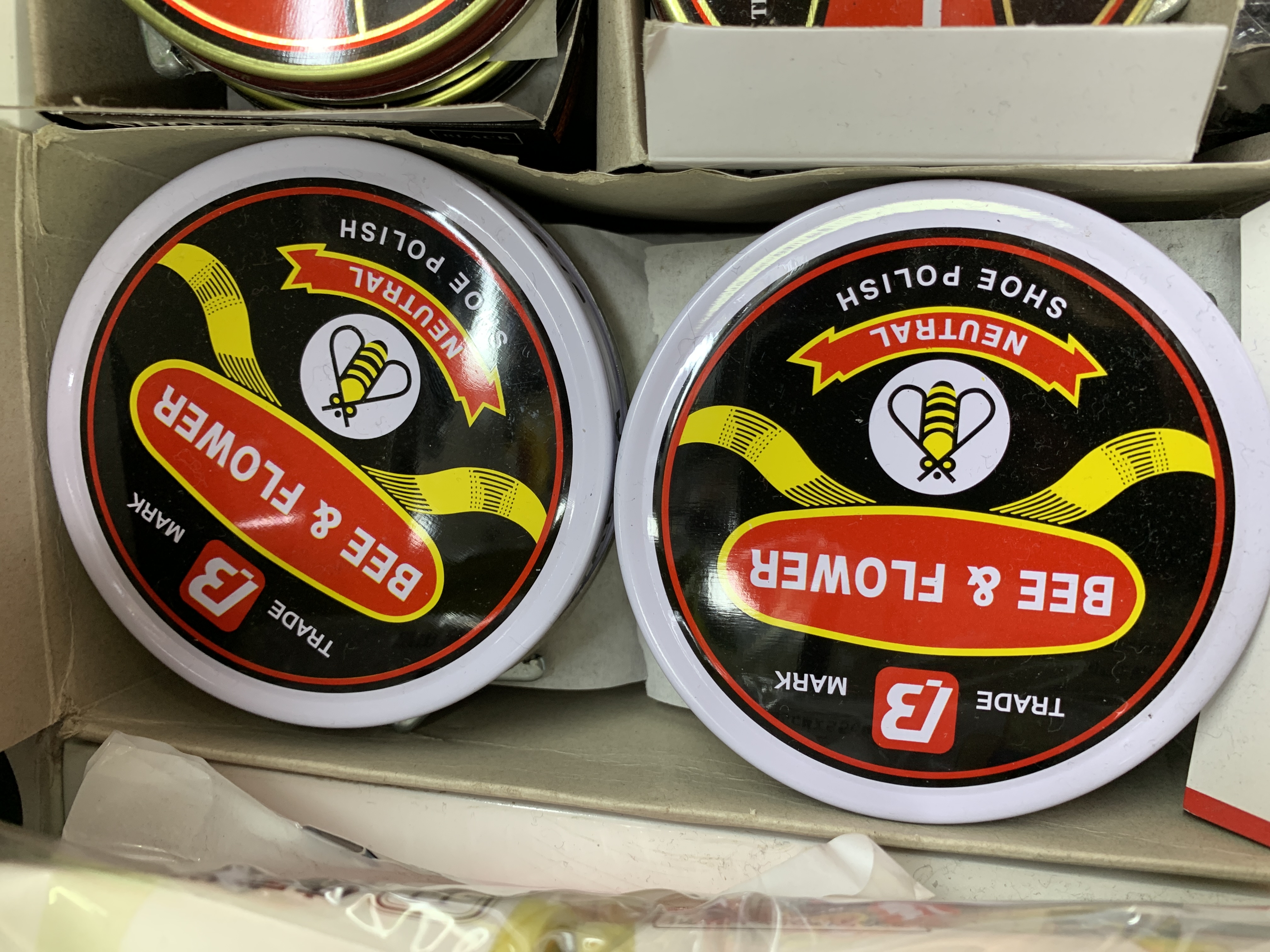 Fenghua genuine shoe polish, genuine leather care oil. Item Picture
