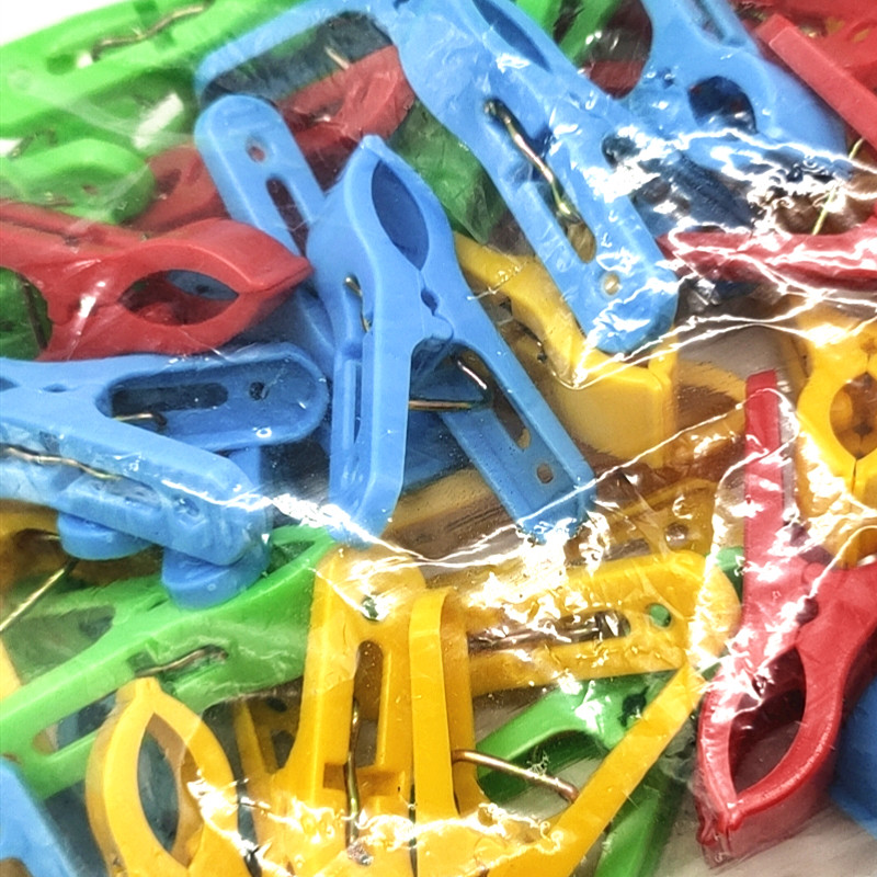 Sunshine Department Store bagged clothes drying clips, colorful plastic clips, 50-piece mixed color underwear and sock clips, windproof clips details Picture