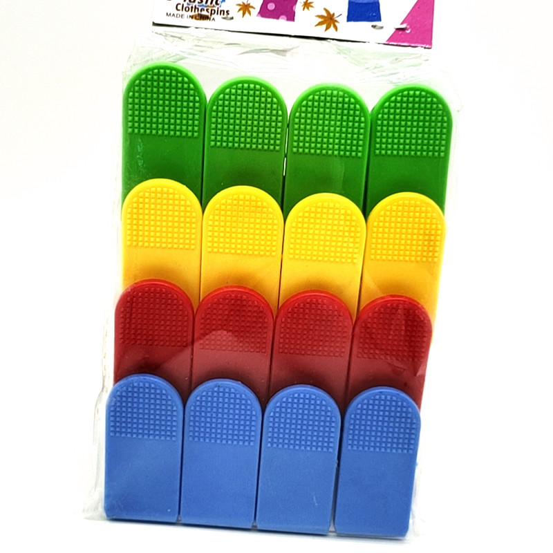 Sunshine Department Store bagged colorful plastic clips, household clothes-drying clips, windproof 4-color mixed set, 16-piece solid color clips Application Scenario