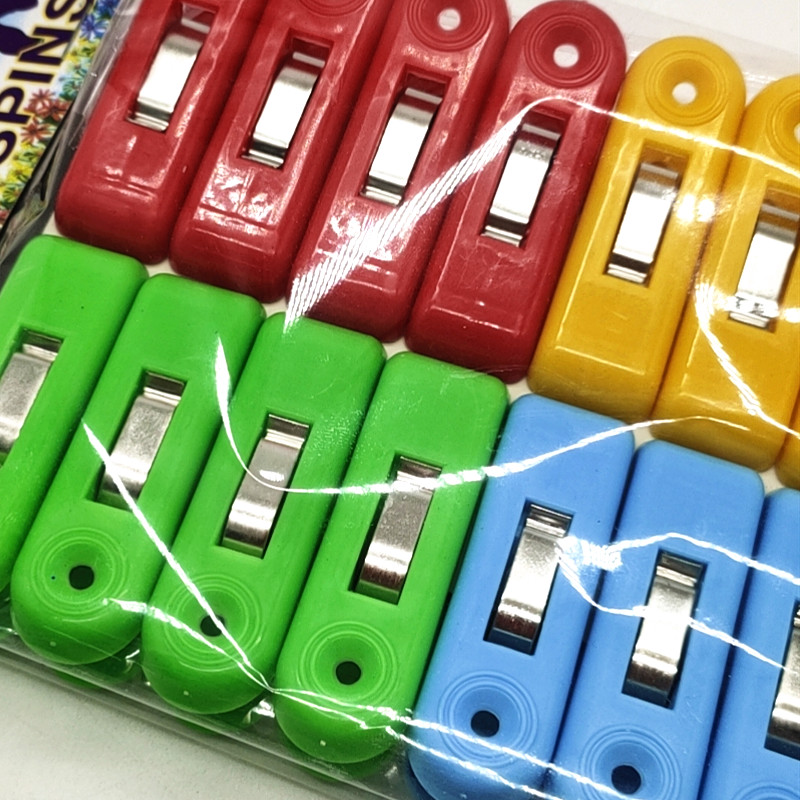Sunshine Department Store bagged colorful plastic clips, household clothes-drying clips, windproof 4-color mixed set, 16-piece solid color clips Application Scenario