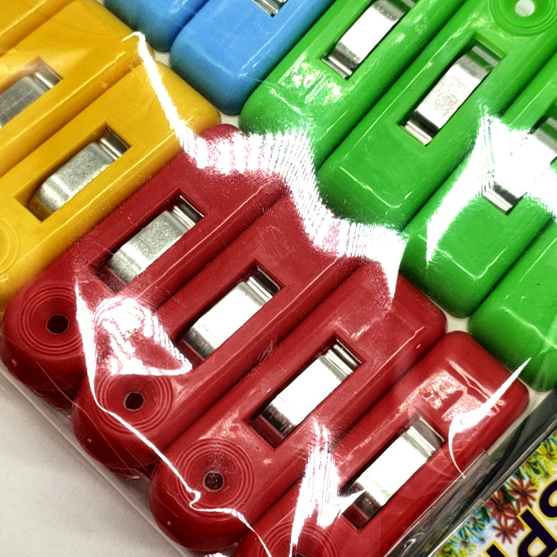 Sunshine Department Store bagged colorful plastic clips, household clothes-drying clips, windproof 4-color mixed set, 16-piece solid color clips Item Picture