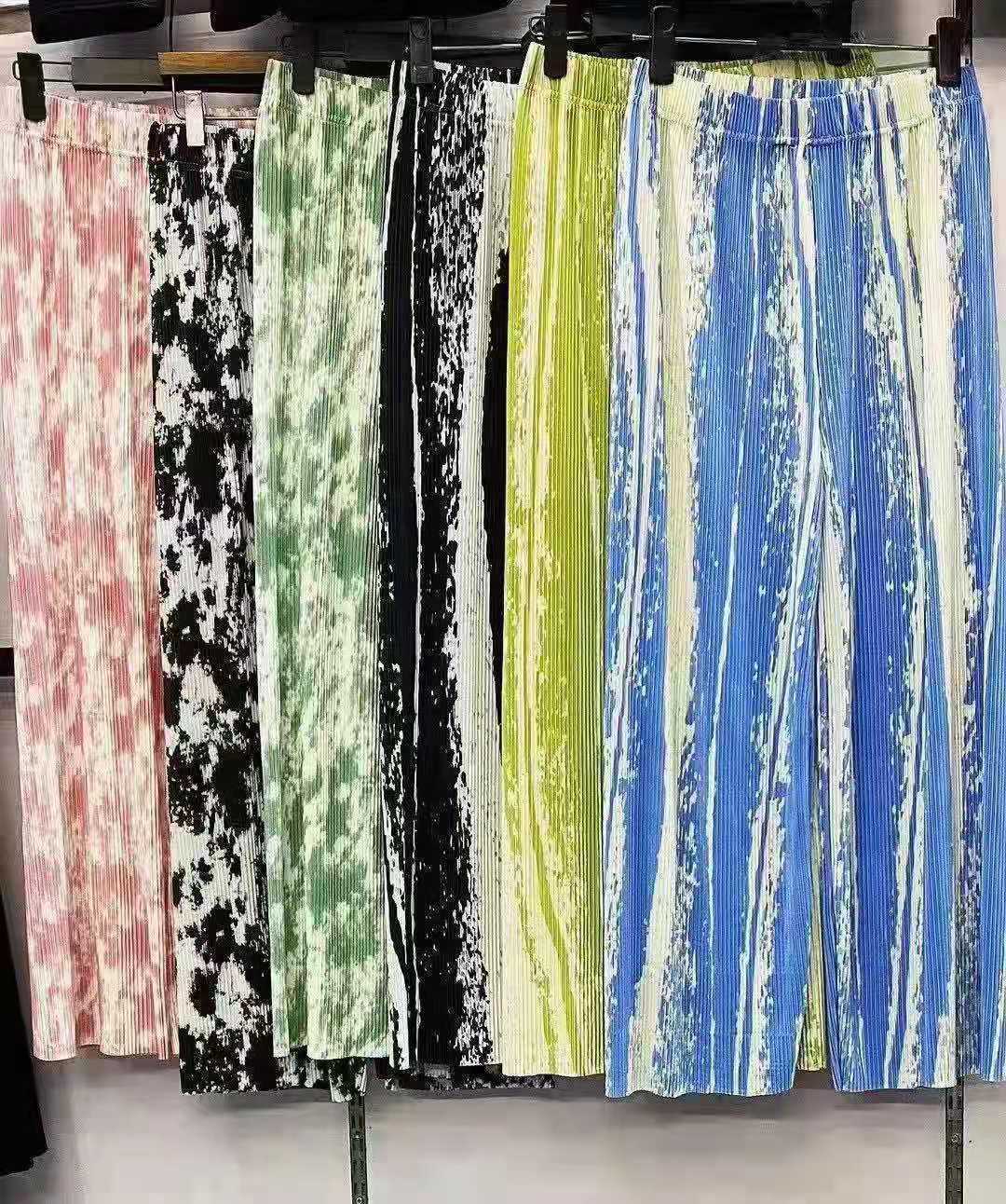 2021 Summer new cool nine-point high-waisted, drape printed wide-leg pants, large-sized loose, versatile and trendy style pants details Picture