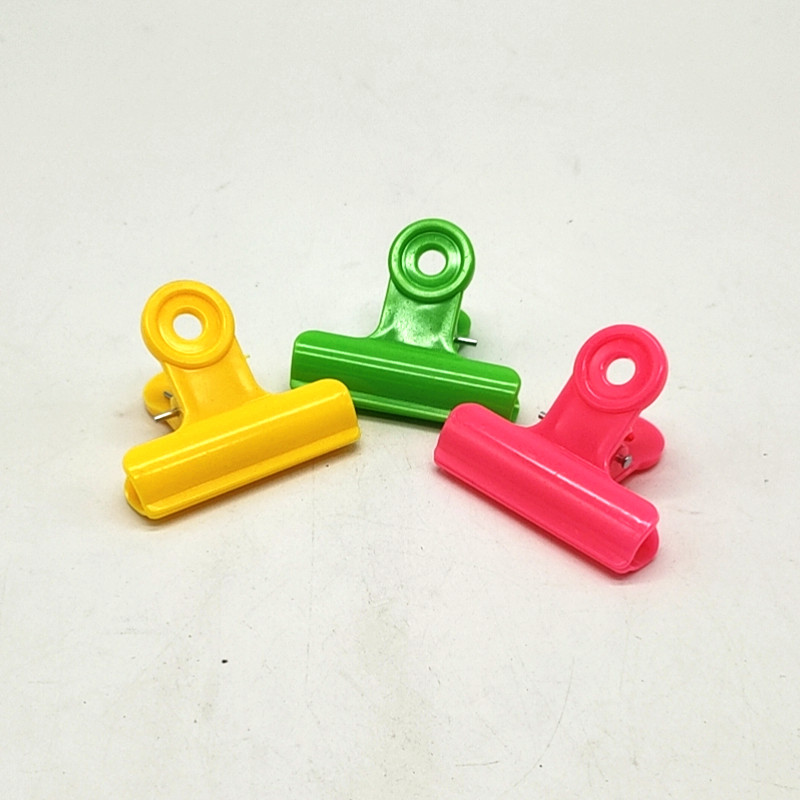 Sunshine Department Store color clothes tongs, 4-color tongs, clothes drying tongs, food sealing tongs, moisture-proof food tongs, solid color tongs details Picture