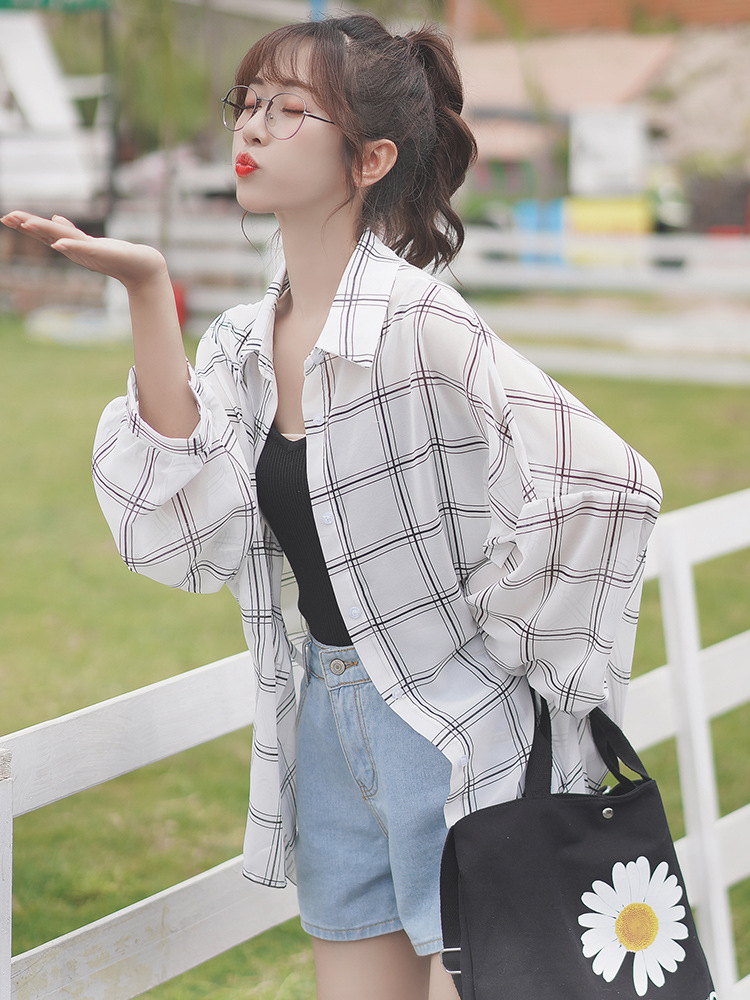 Chiffon checkered sun-protective shirt for women, a new summer 2021 design style, a niche shirt with puffed sleeves details Picture