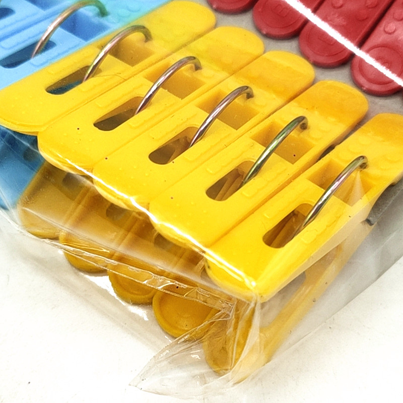 Sunshine Department Store bagged colorful plastic clips, household clothes-drying clips, windproof 4-color mixed set, 20 pieces solid color clips Application Scenario